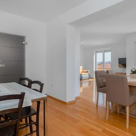 2 Bedroom Awesome In 公寓