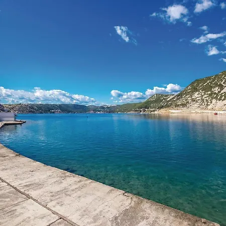 2 Bedroom Awesome In Crikvenica